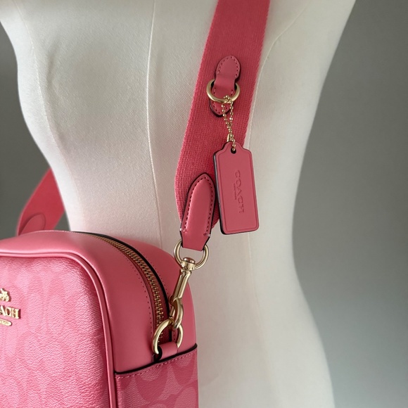 Coach Jamie Camera Bag in Pink Lemonade Blocked Signature Canvas (NWT) - Picture 3 of 13